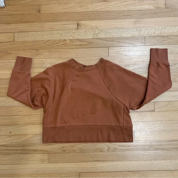 Nike Dri Fit Women’s Logo Crop Fleece Sweatshirt Burnt Orange Size Med Athletic - Picture 3 of 11